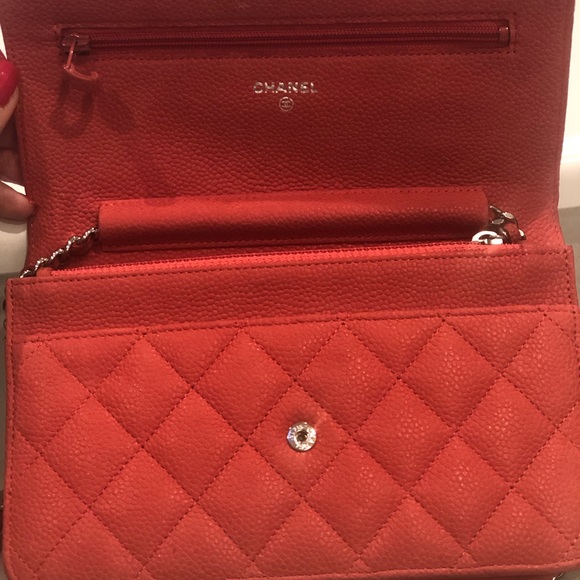 Chanel Quilted wallet on chain - Picture 2 of 8